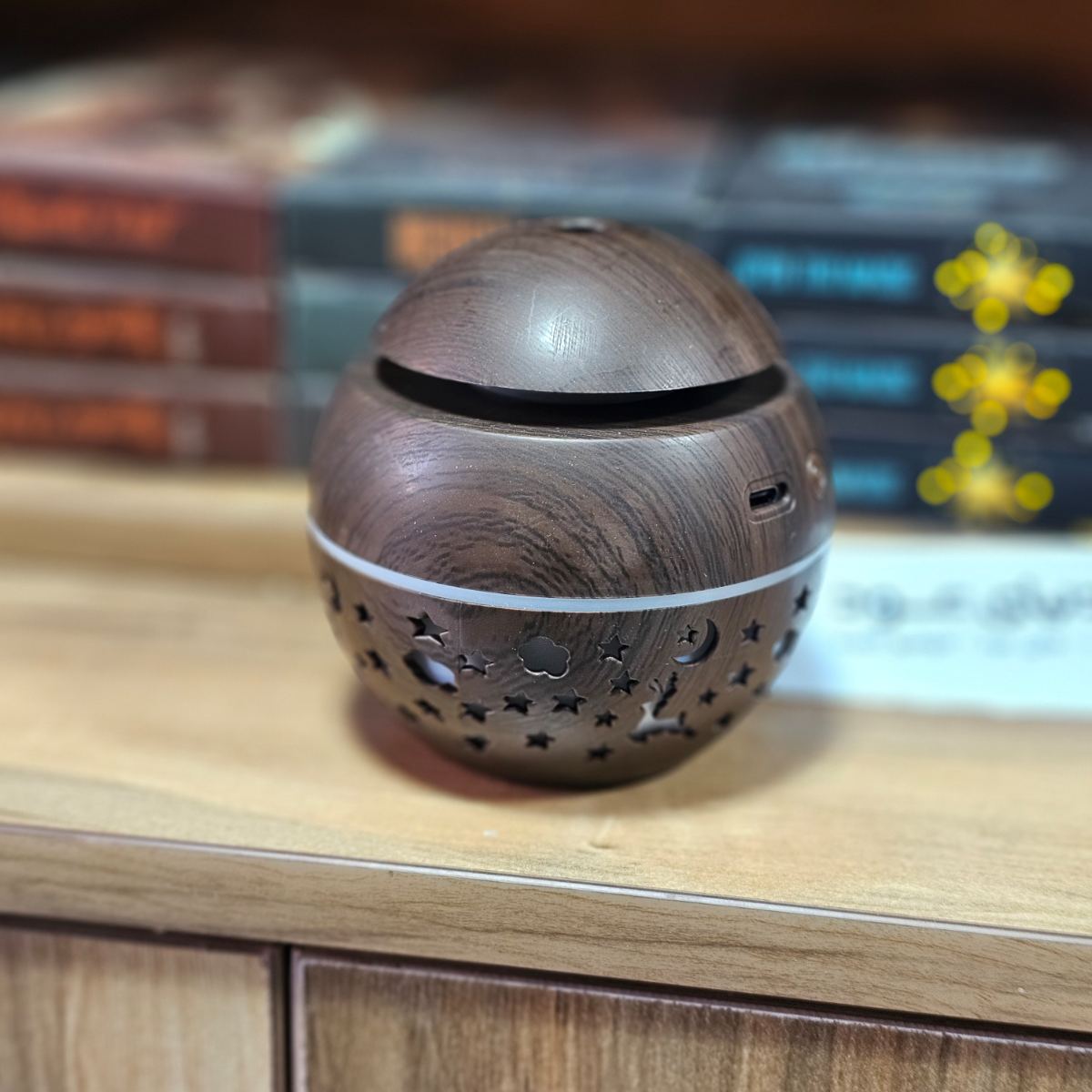 خوشبو کننده ( بخور سرد ) چوبی کروی رنگ قهوه ای تیره